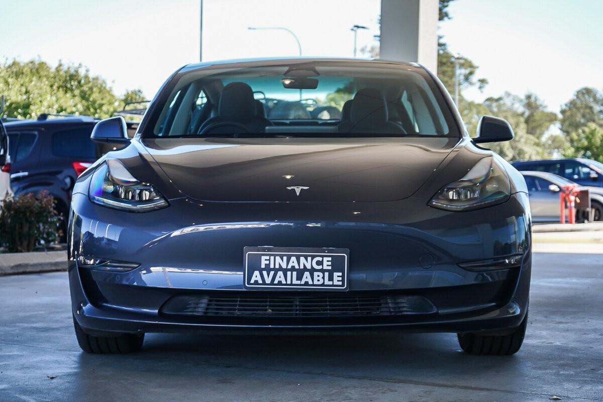 Tesla Model 3 image 3