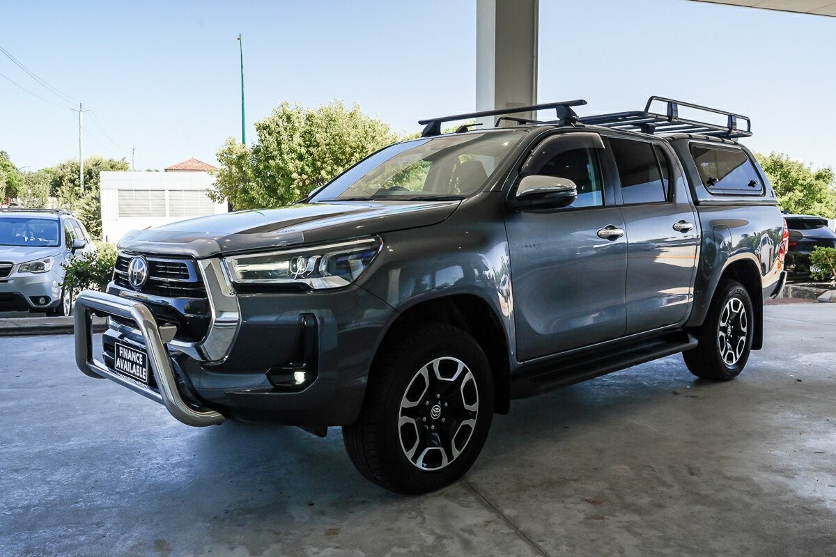 Toyota Hilux image 4