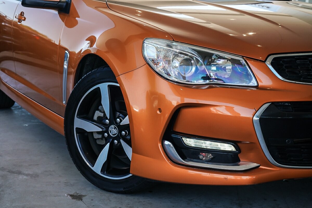 Holden Commodore image 2