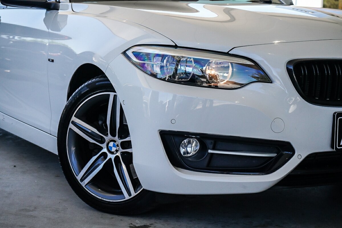 BMW 2 Series image 2