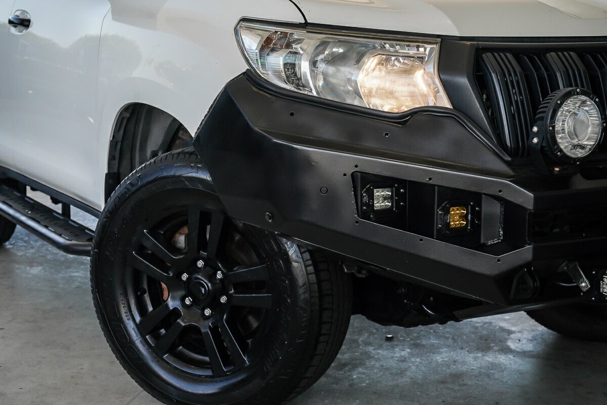 Toyota Landcruiser Prado image 2