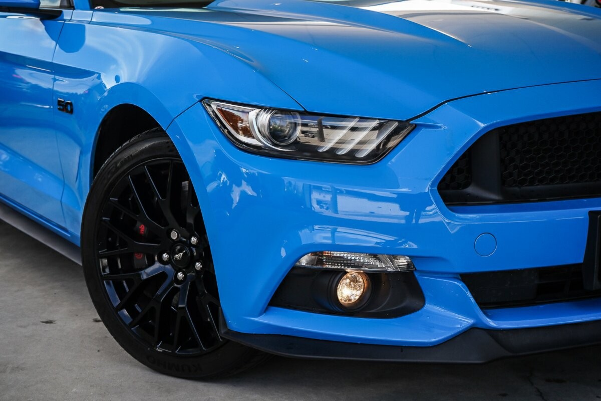 Ford Mustang image 2