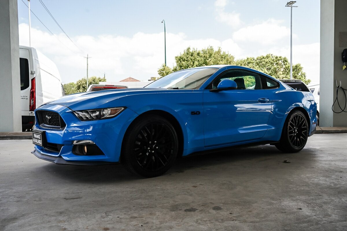 Ford Mustang image 4