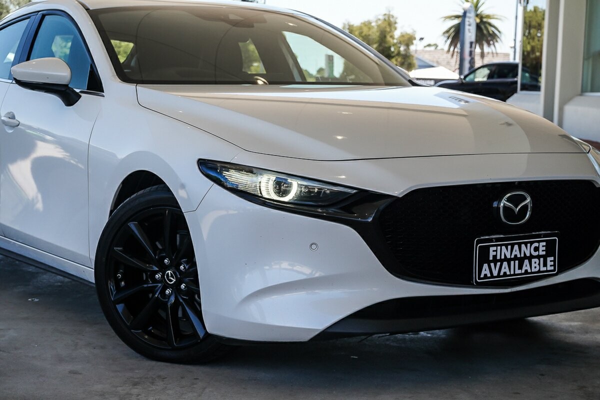 Mazda 3 image 2