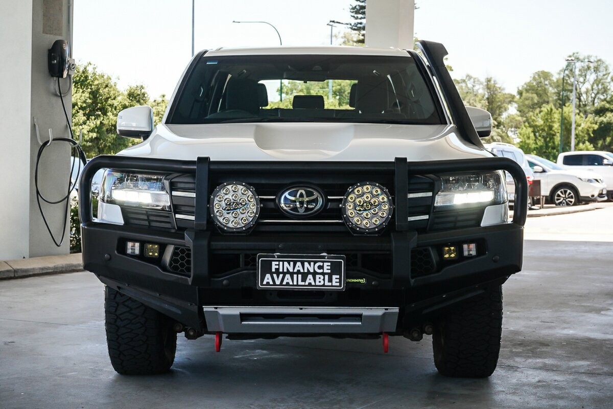 Toyota Landcruiser image 3
