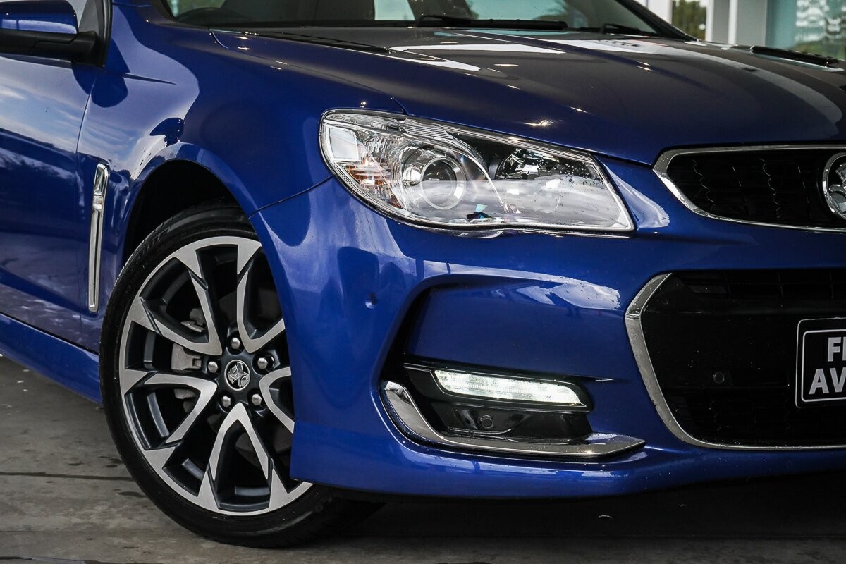 Holden Commodore image 2