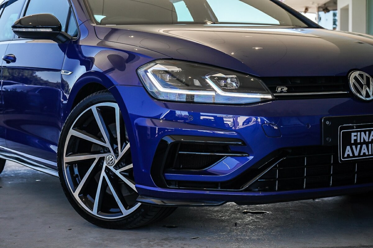 Volkswagen Golf image 2