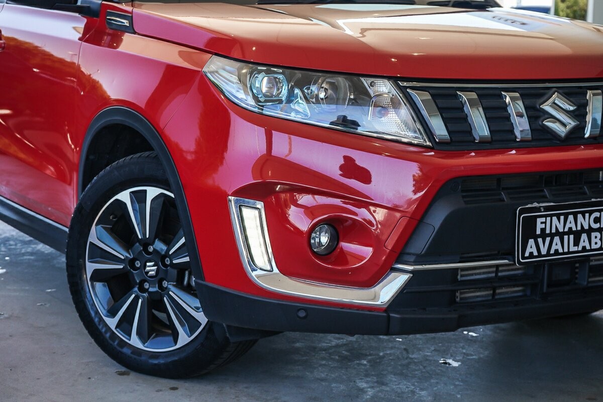 Suzuki Vitara image 2