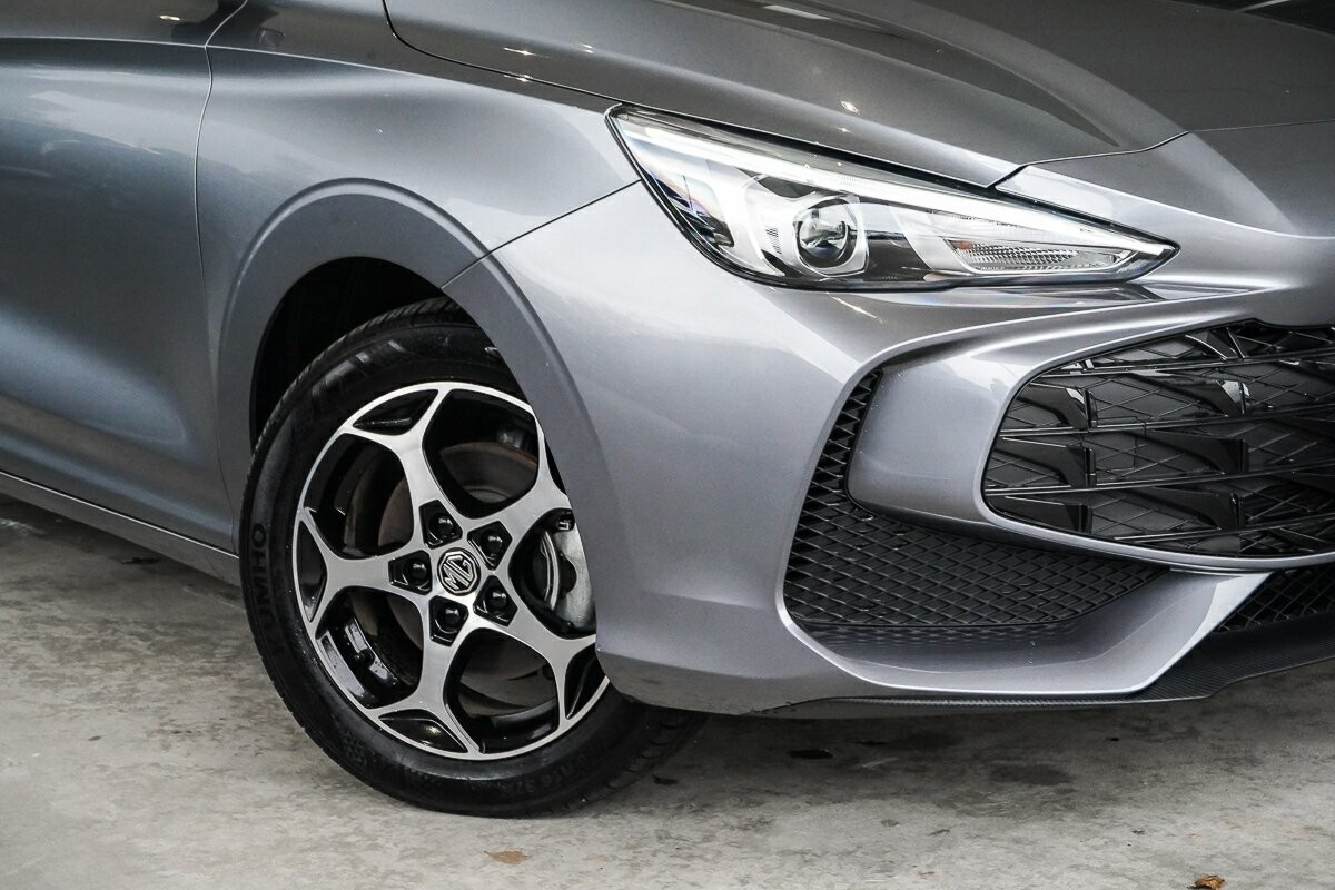 MG Mg3 image 2