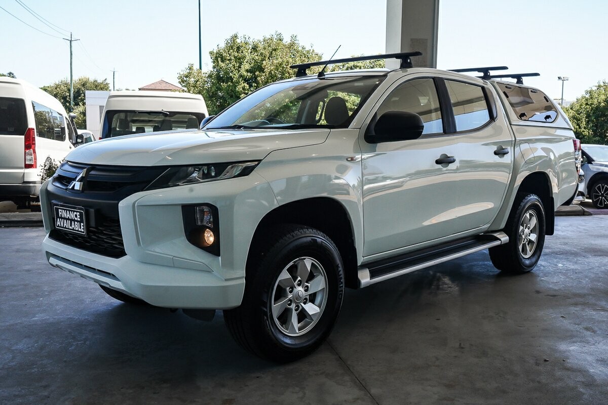 Mitsubishi Triton image 4