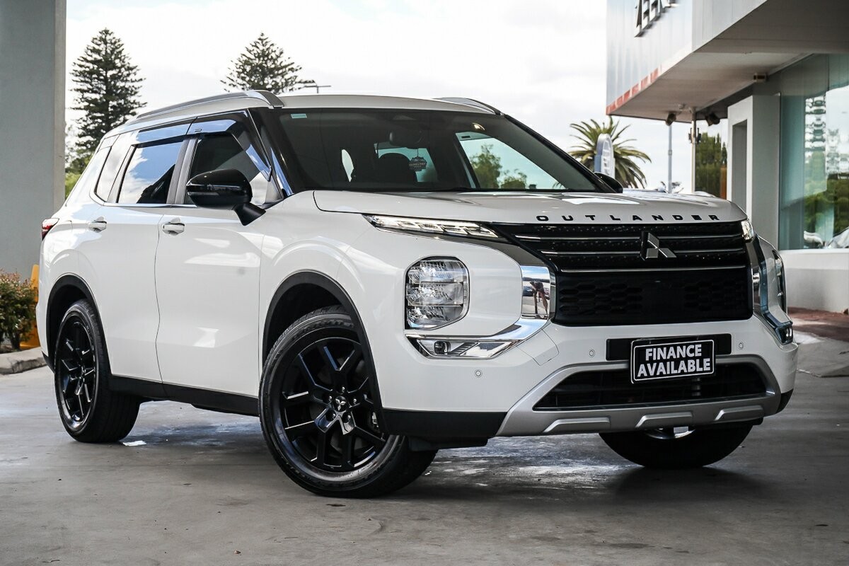 Mitsubishi Outlander image 1