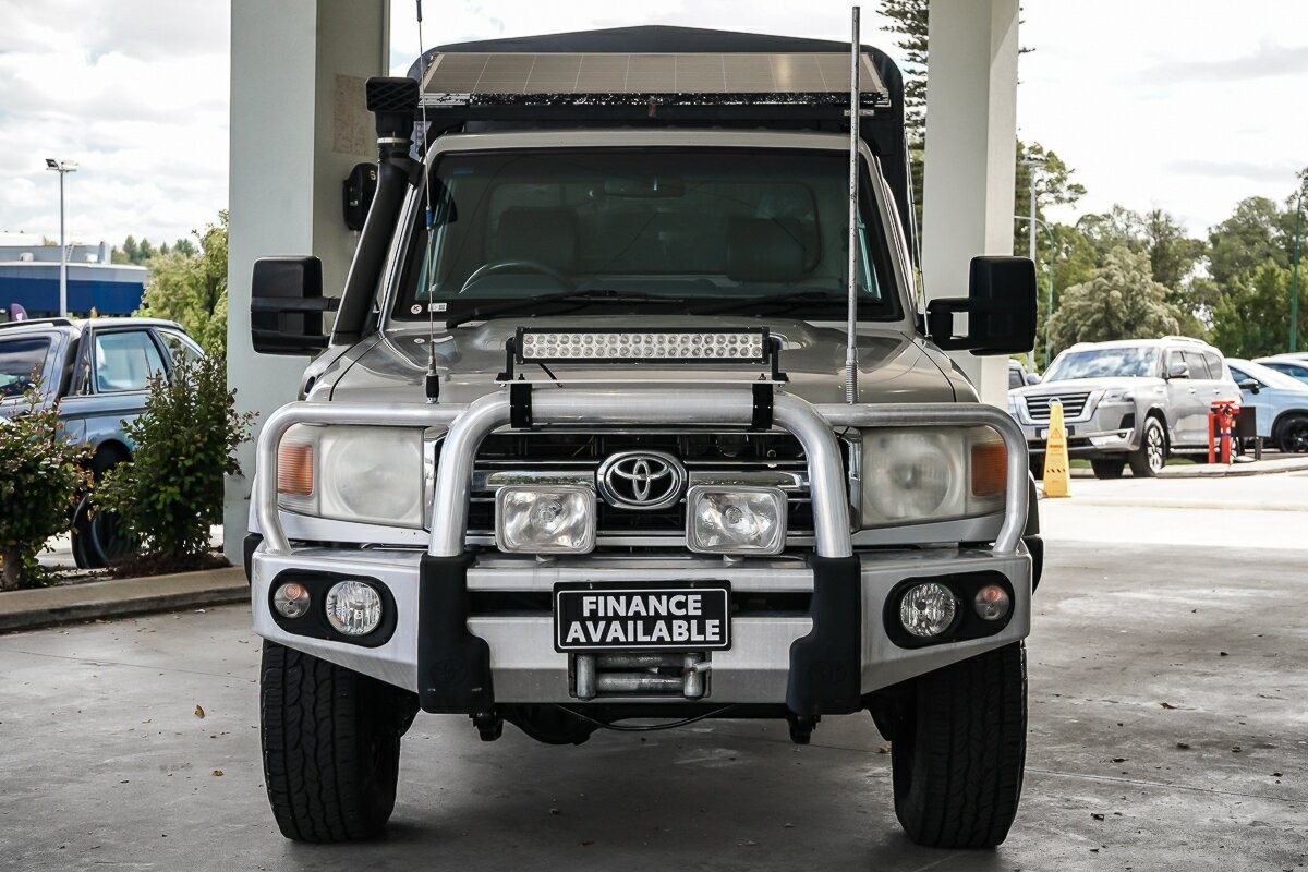 Toyota Landcruiser image 3