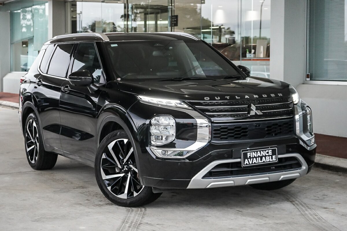 Mitsubishi Outlander image 1