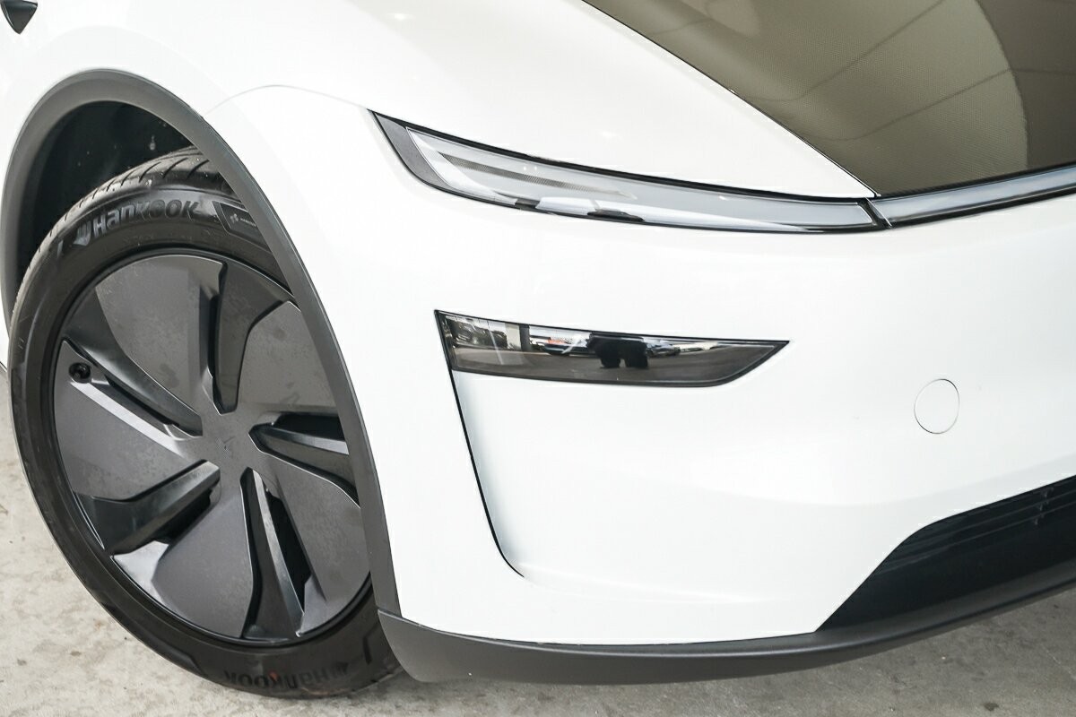 Tesla Model Y image 2