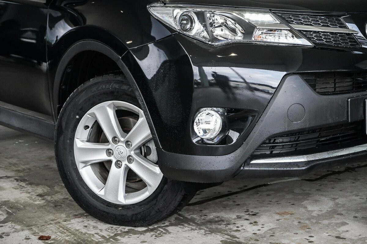 Toyota Rav4 image 2