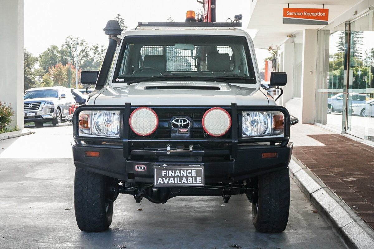 Toyota Landcruiser image 3