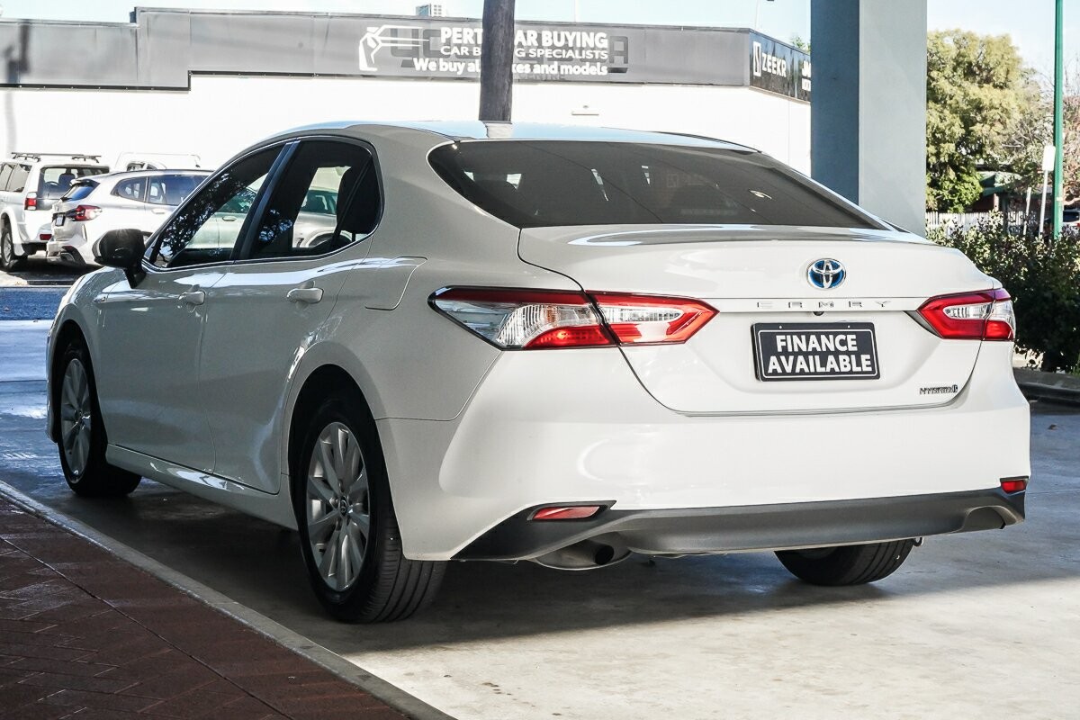 Toyota Camry image 4