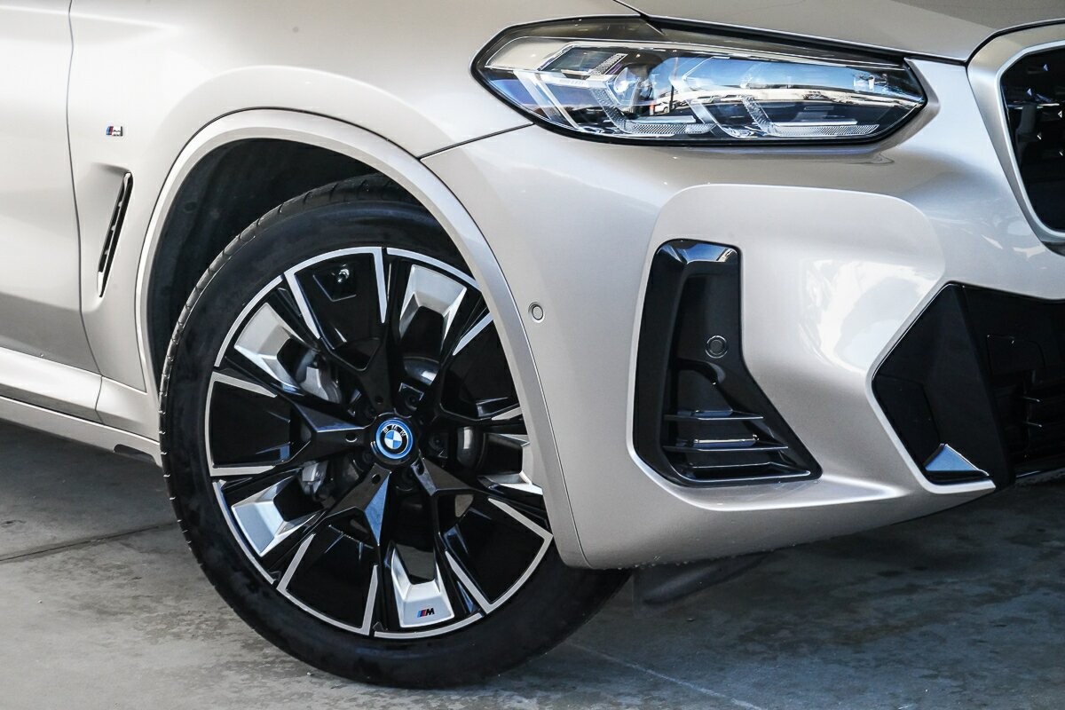 BMW Ix3 image 2