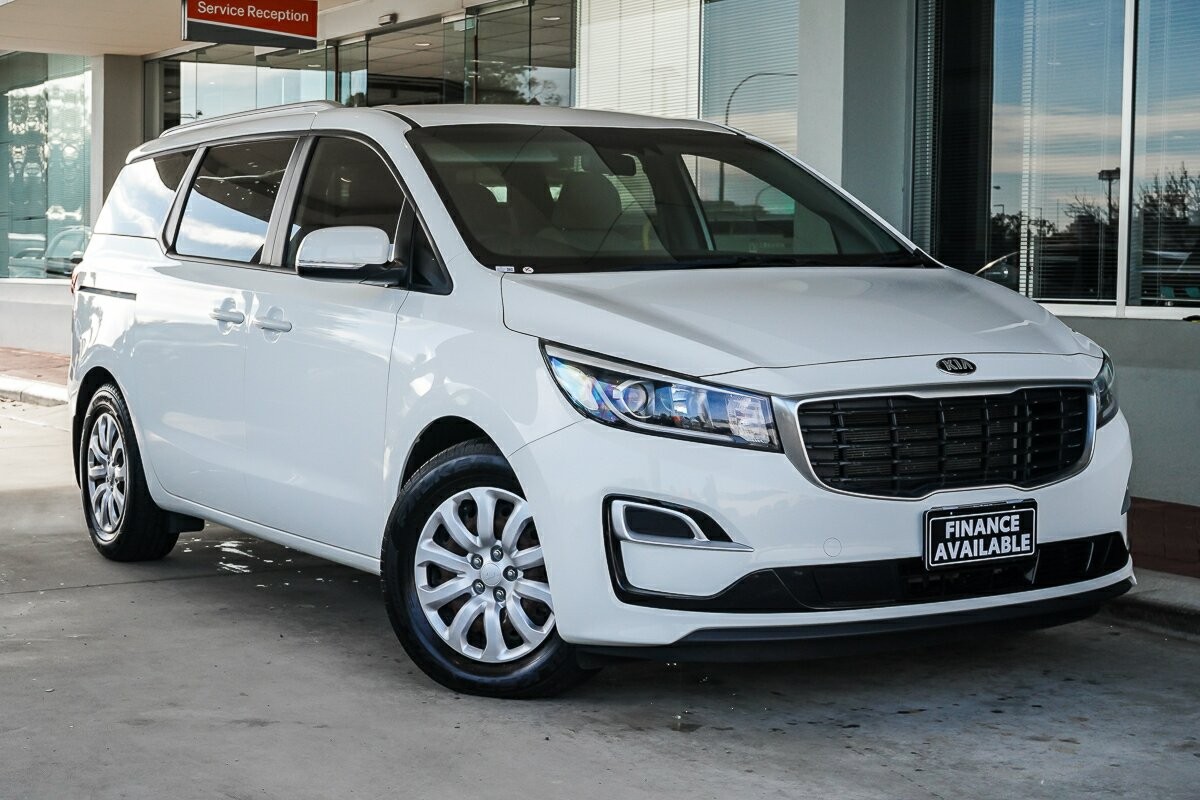 Kia Carnival image 1