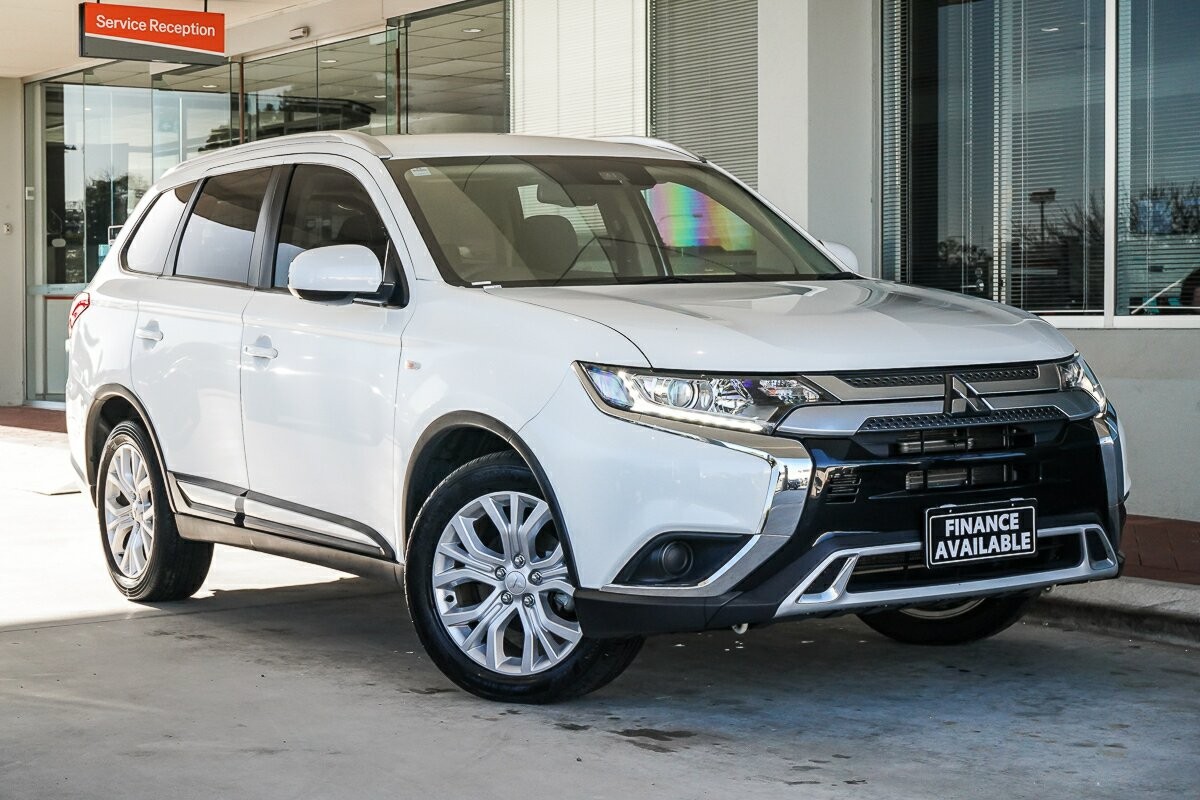 Mitsubishi Outlander image 1