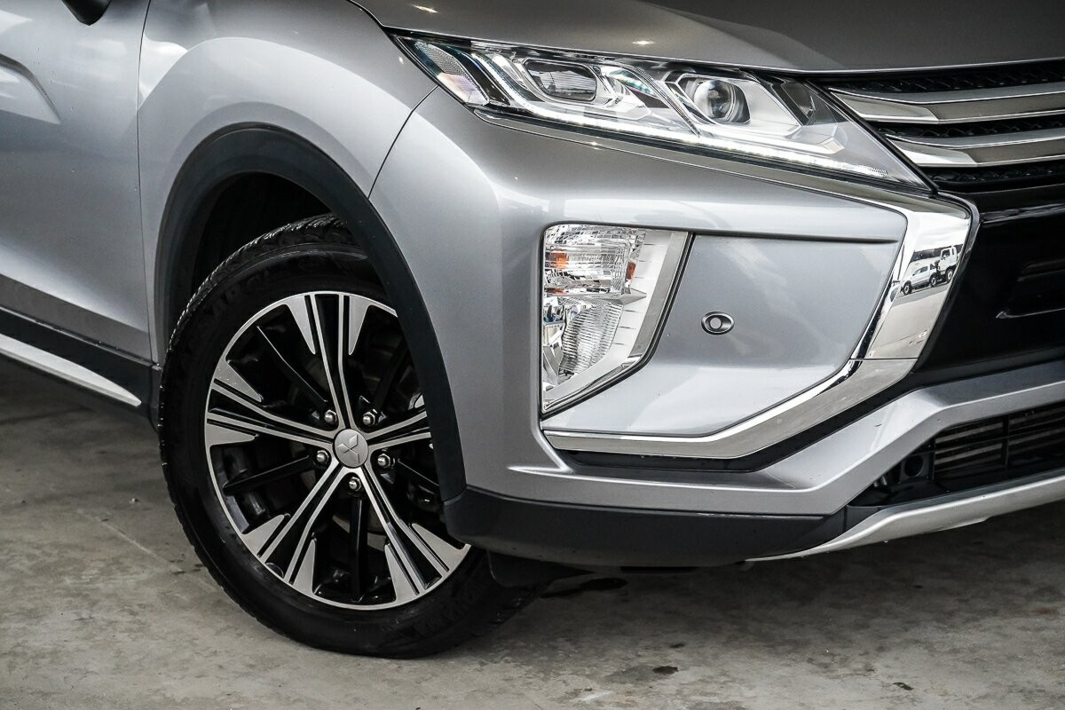 Mitsubishi Eclipse Cross image 2