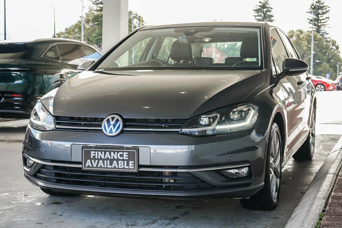 Volkswagen Golf image 4