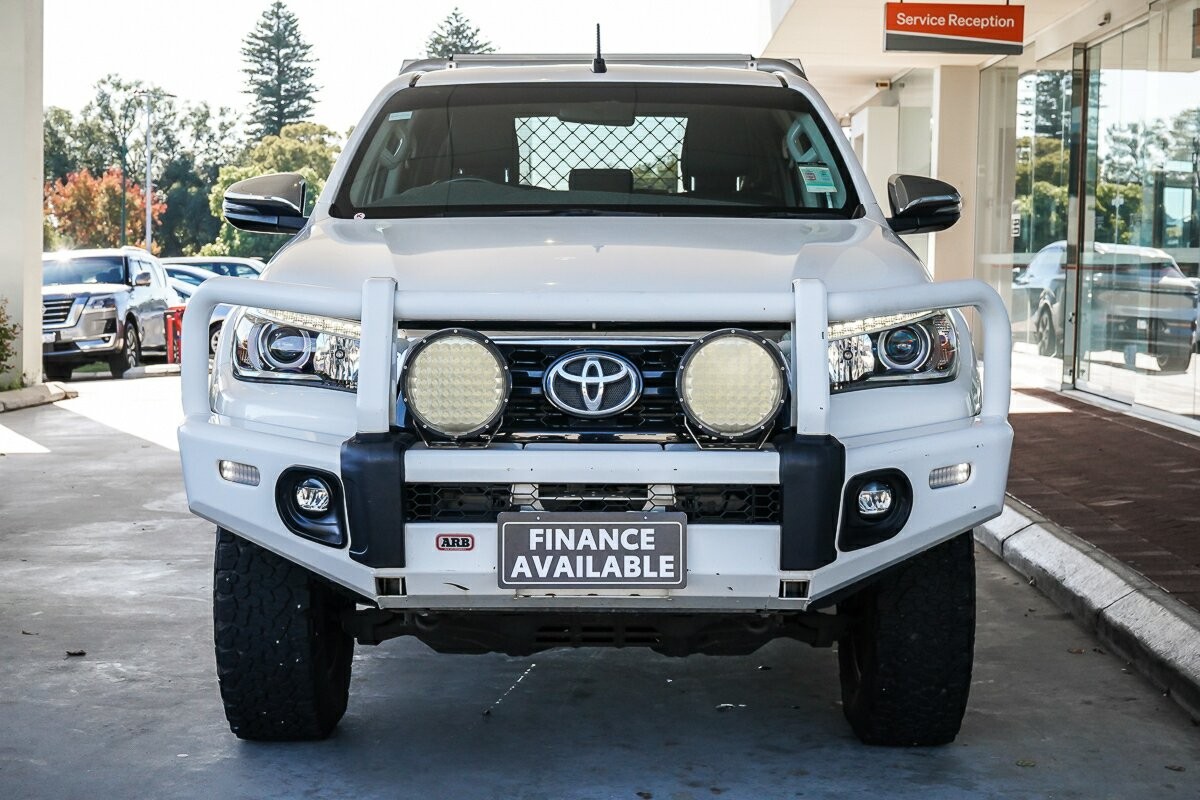 Toyota Hilux image 3