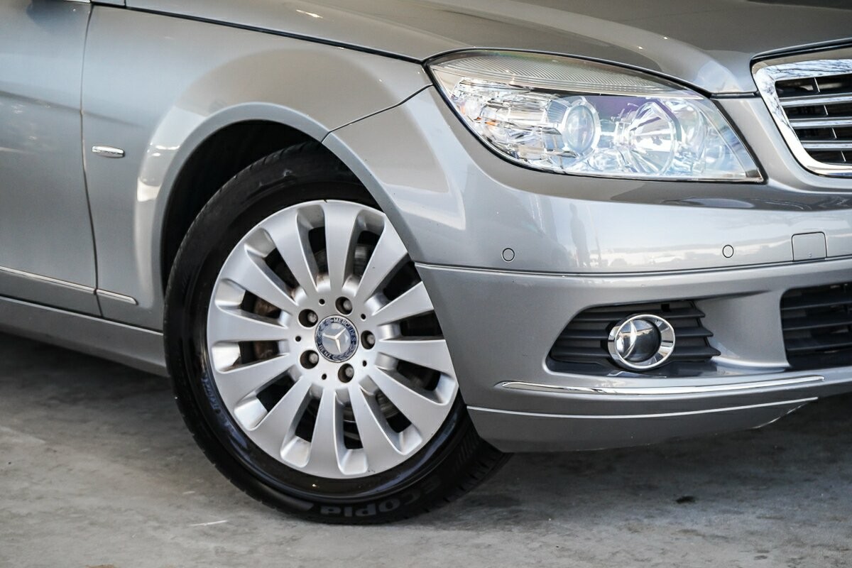 Mercedes Benz C-class image 2