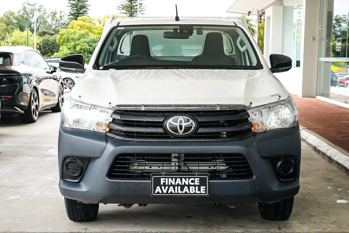 Toyota Hilux image 3