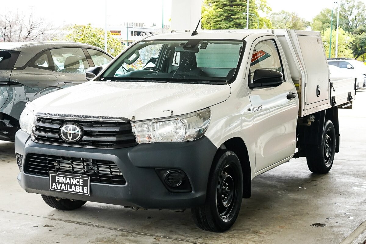 Toyota Hilux image 4