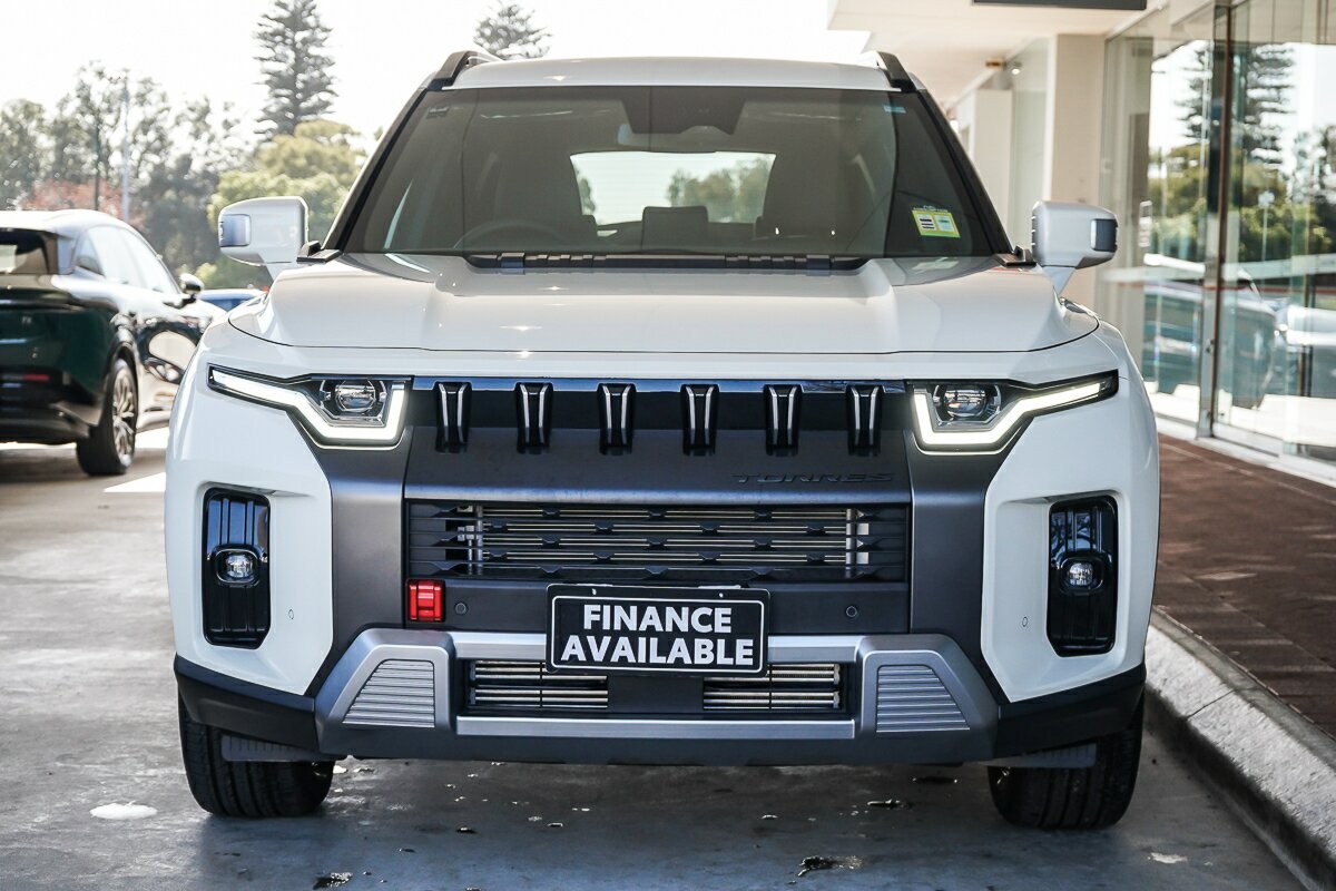 Kgm Ssangyong Torres image 3