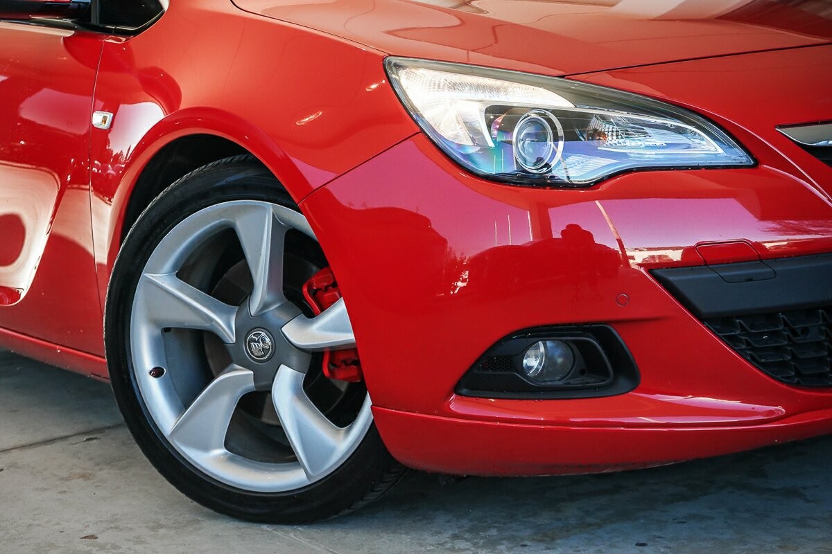 Holden Astra image 2