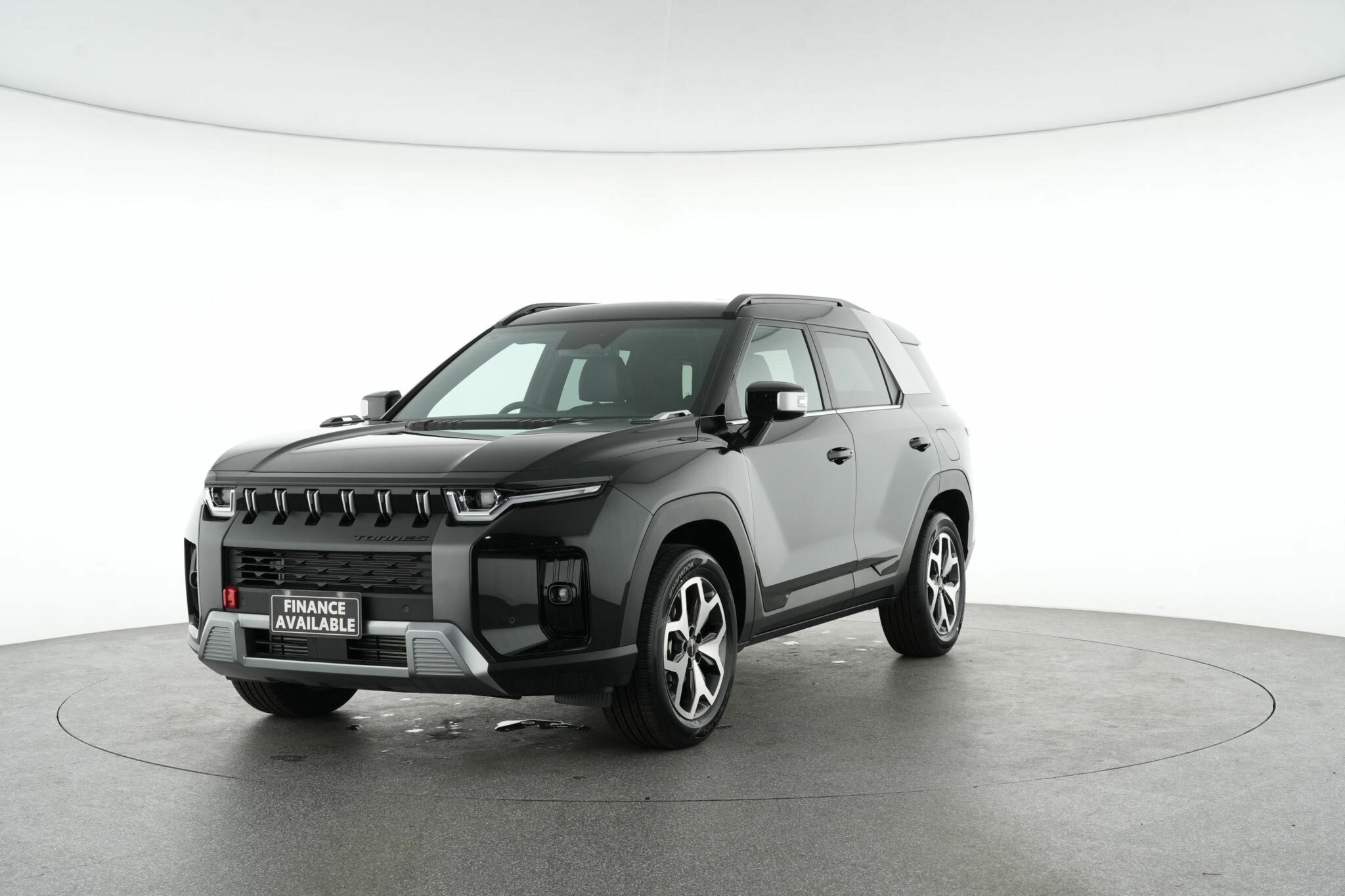Kgm Ssangyong Torres image 4