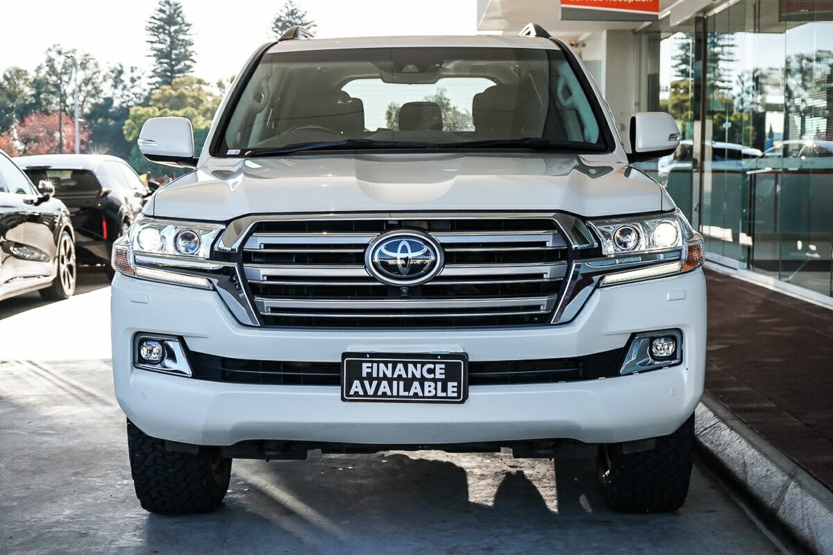 Toyota Landcruiser image 3