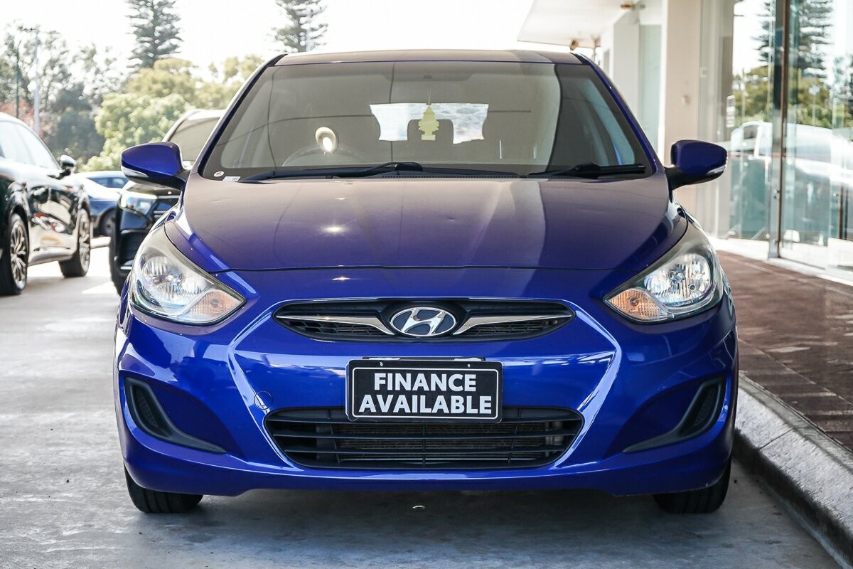 Hyundai Accent image 3