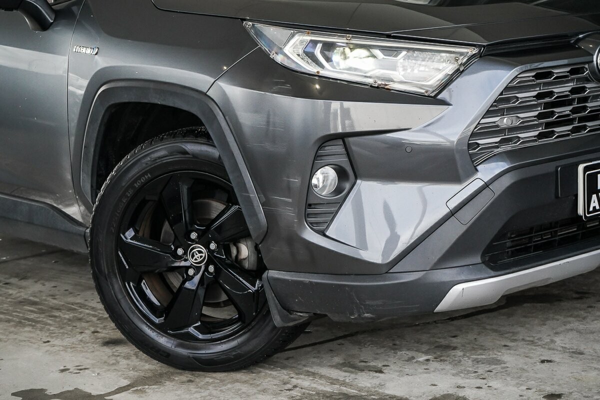 Toyota Rav4 image 2