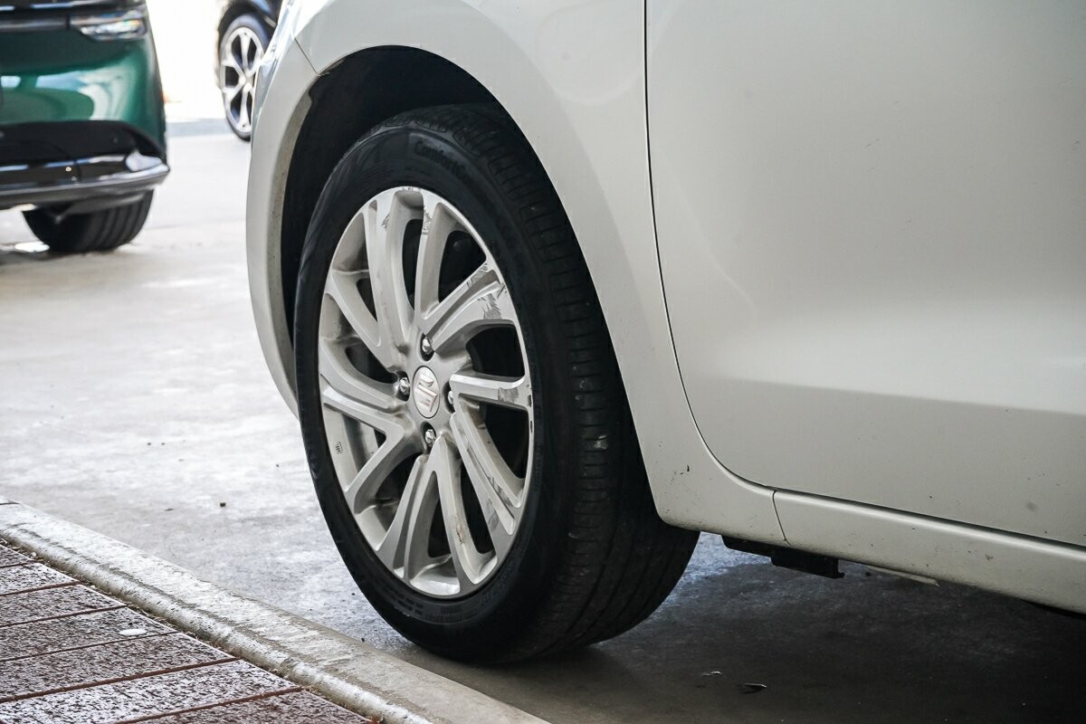 Suzuki Swift image 4