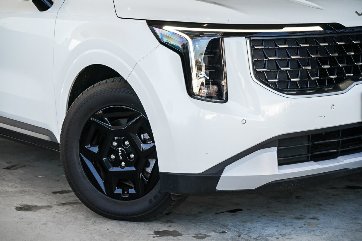 Kia Carnival image 2