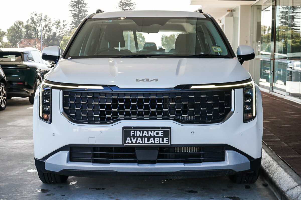 Kia Carnival image 3