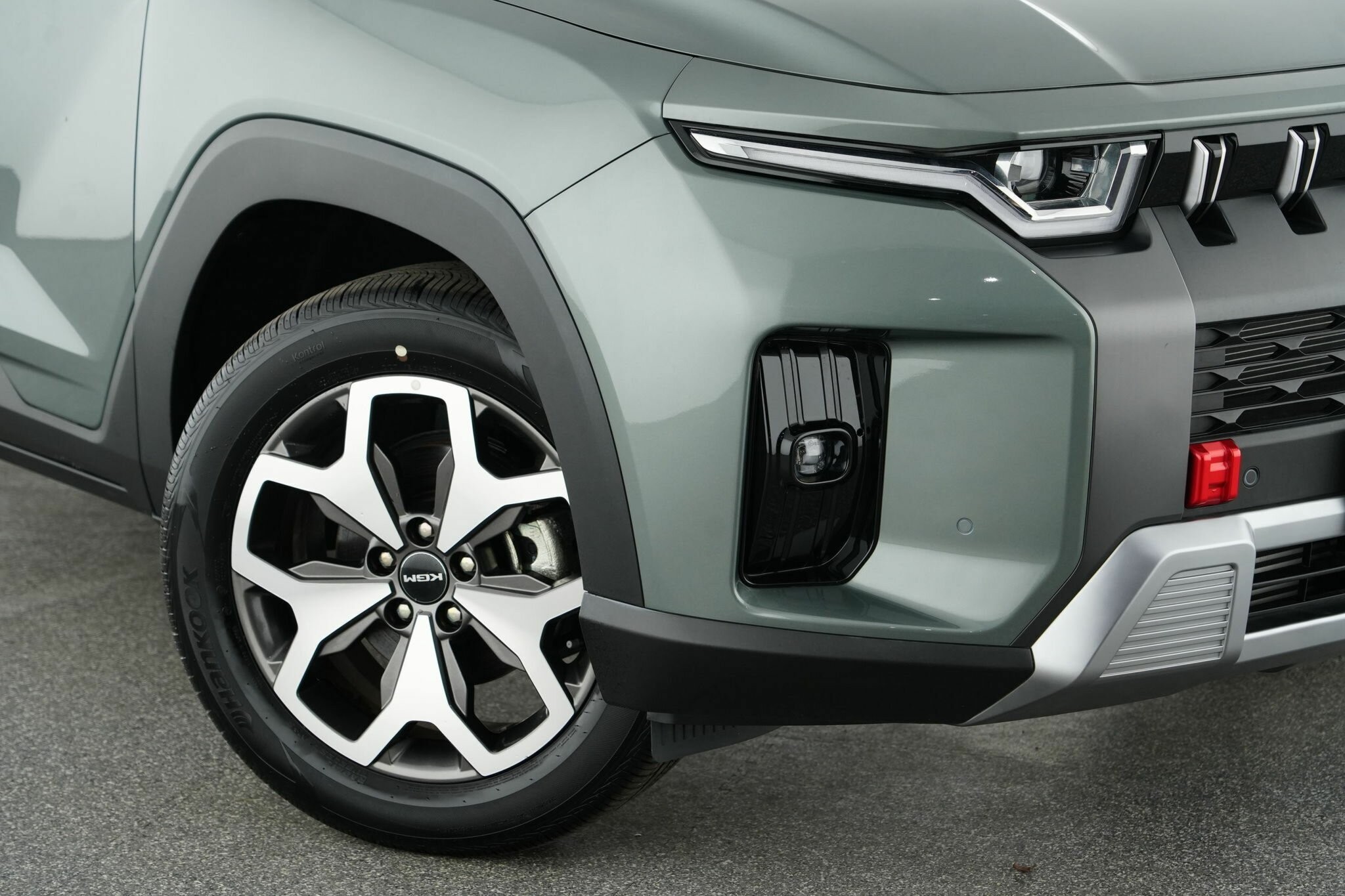 Kgm Ssangyong Torres image 2