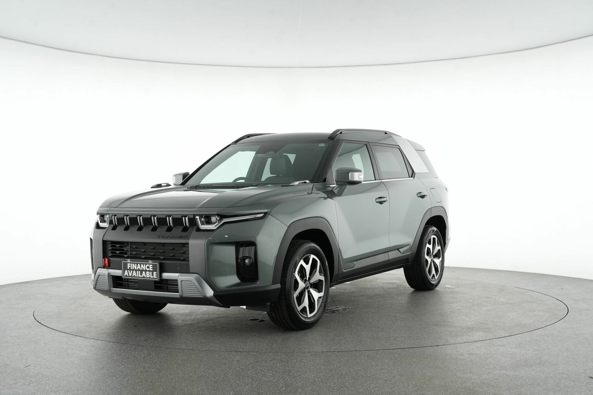 Kgm Ssangyong Torres image 4