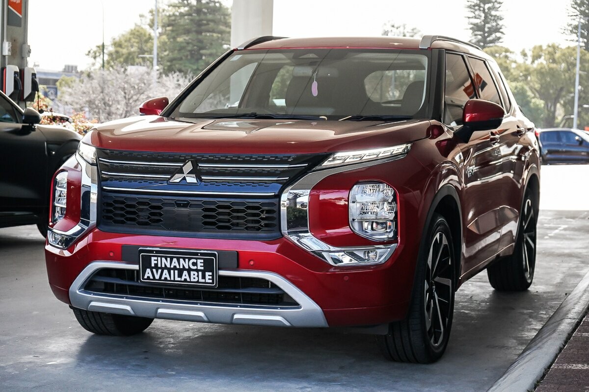 Mitsubishi Outlander image 4