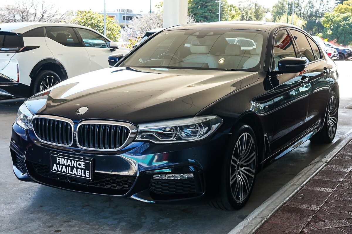 BMW 5 Series image 4