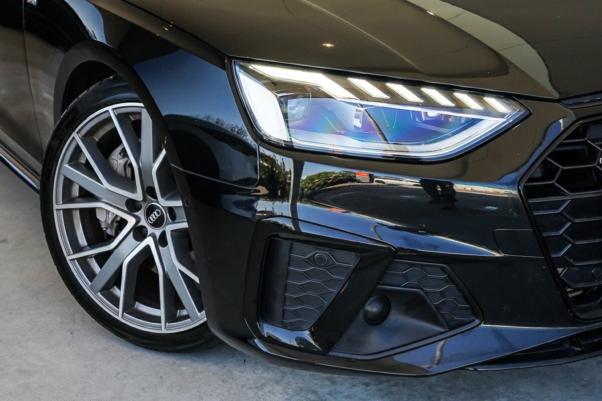 Audi A4 image 2