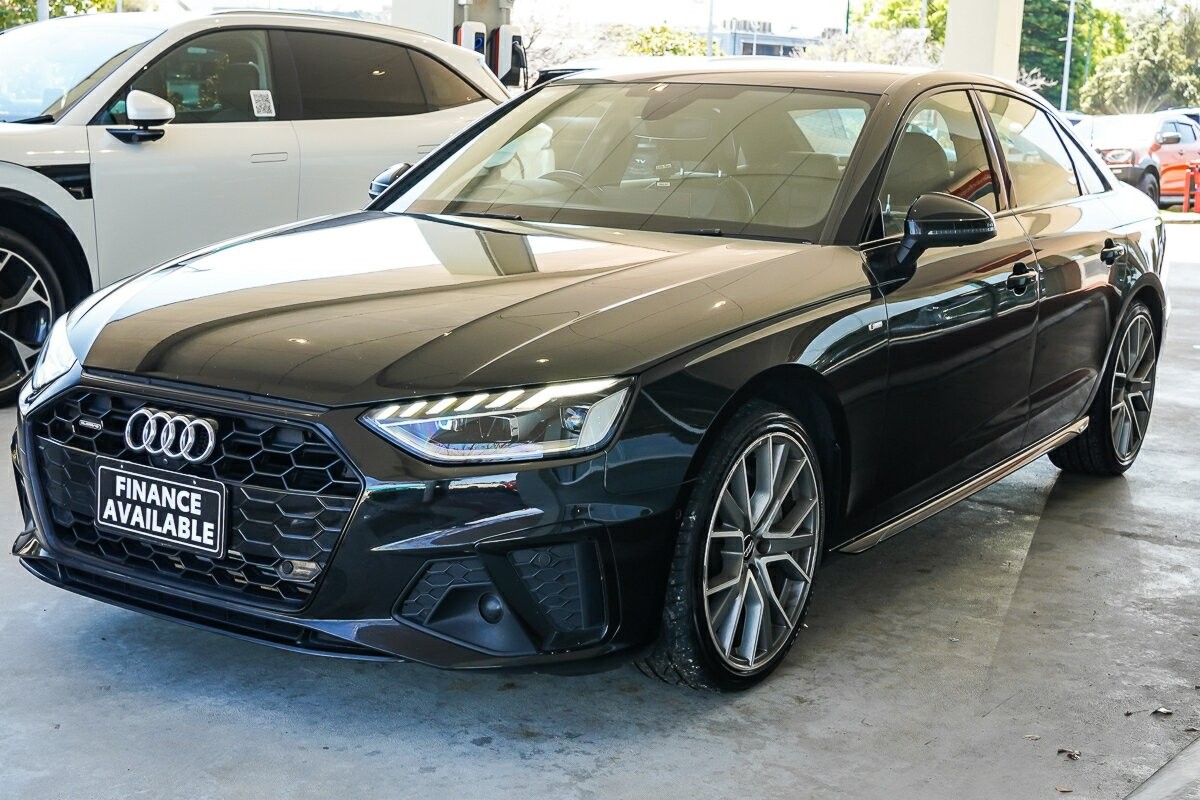 Audi A4 image 4