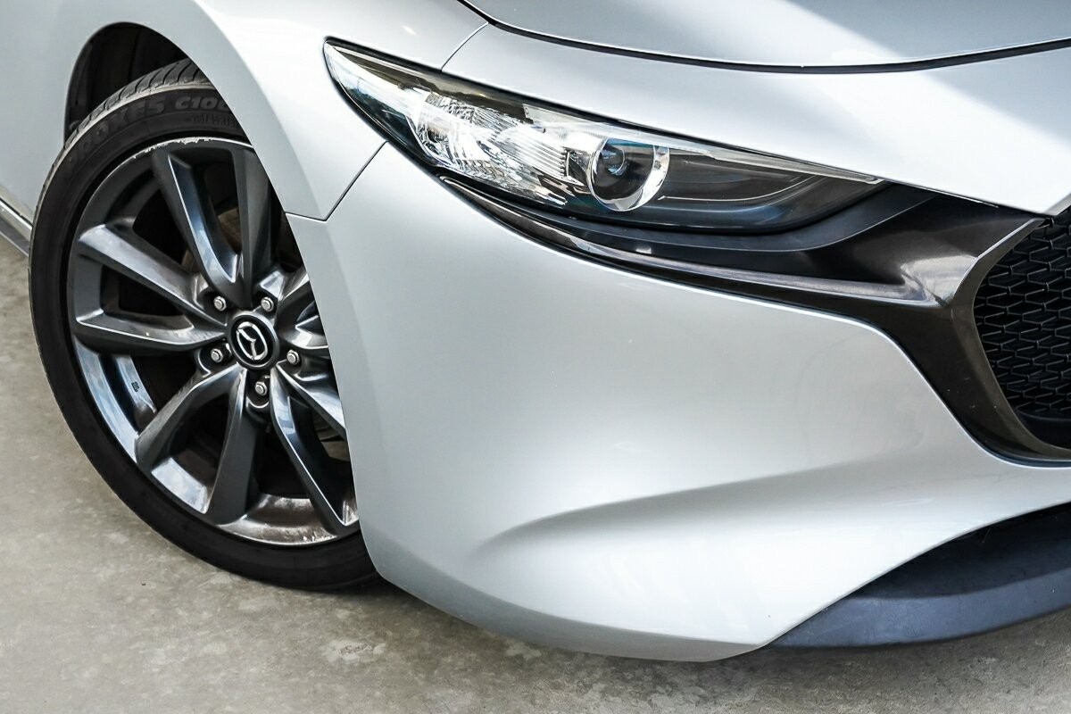 Mazda 3 image 2