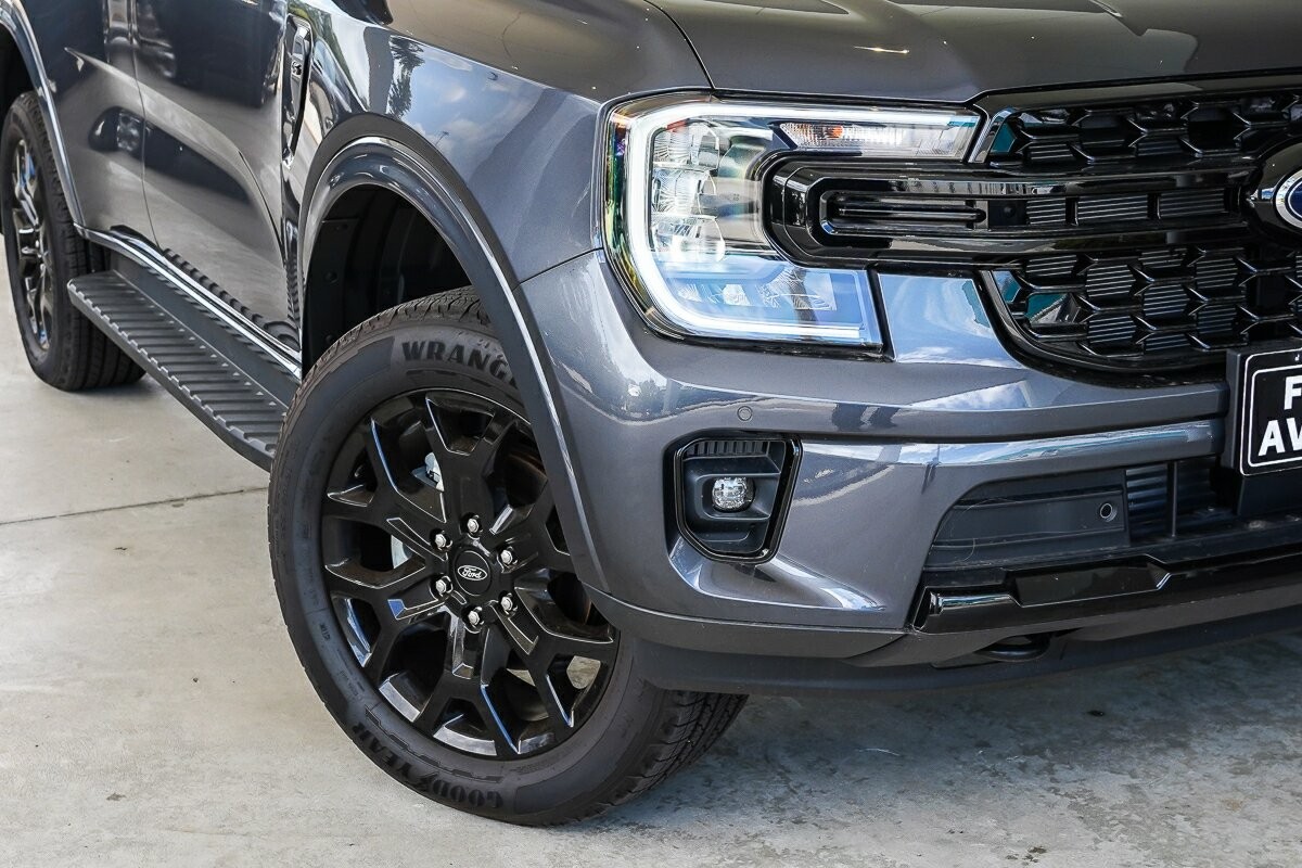 Ford Everest image 2