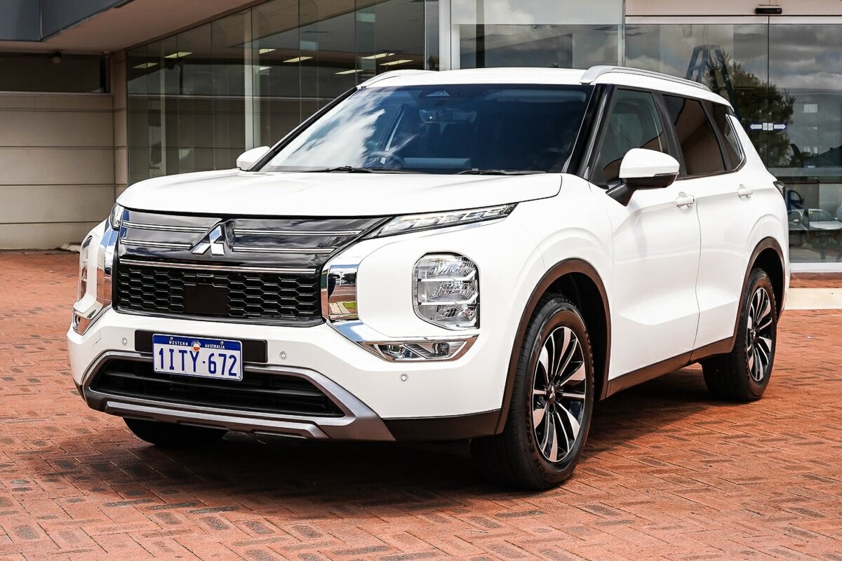 Mitsubishi Outlander image 4