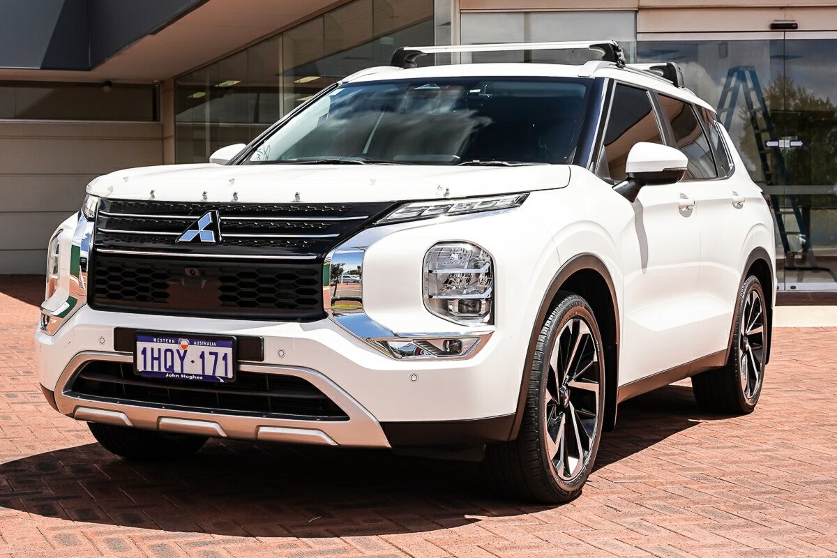 Mitsubishi Outlander image 4