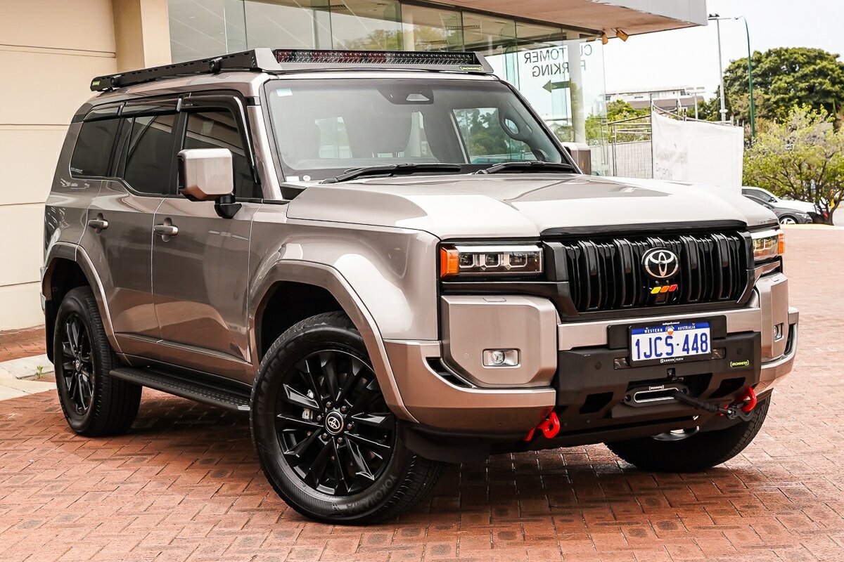 Toyota Landcruiser Prado image 1